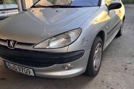 Peugeot 206 83.000 km 2.100 &euro; Berlin 13599