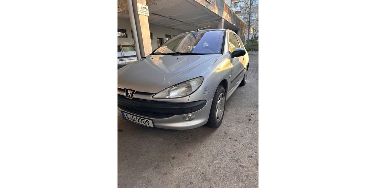 Peugeot 206 83.000 km 2.100 &euro; Berlin 13599