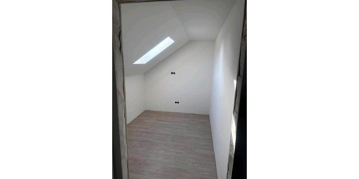 Dachgeschoßwohnung Sulingen - 4 Zimmer, 100 m&sup2;, 900&euro; | Angebot:26039706