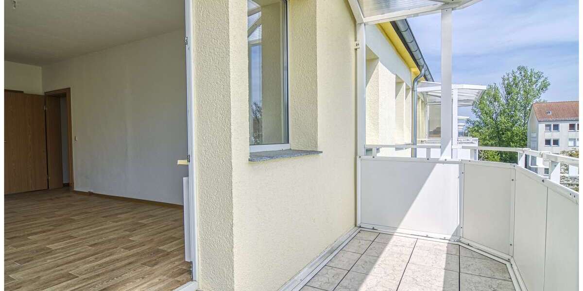 Etagenwohnung Weißenfels Uichteritz - 3 Zimmer, 60 m&sup2;, 367&euro; | Angebot:24995044