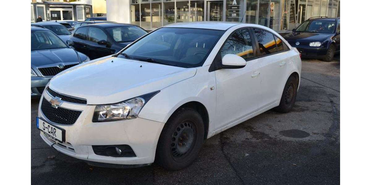 Chevrolet Cruze 135.000 km 2.900 &euro; München 81243