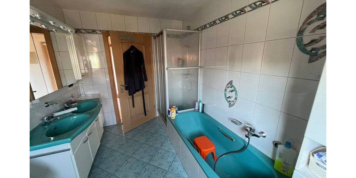Mehrfamilienhaus, Wohnhaus Roding Neubäu - 8 Zimmer, 255 m&sup2;, 369.000&euro; | Angebot:26820143