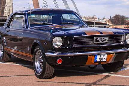 Ford Mustang 55.000 km 44.900 &euro; Brigachtal 78086