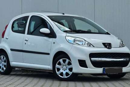 Peugeot 107 104.000 km 4.480 € Friedrichsdorf 61381