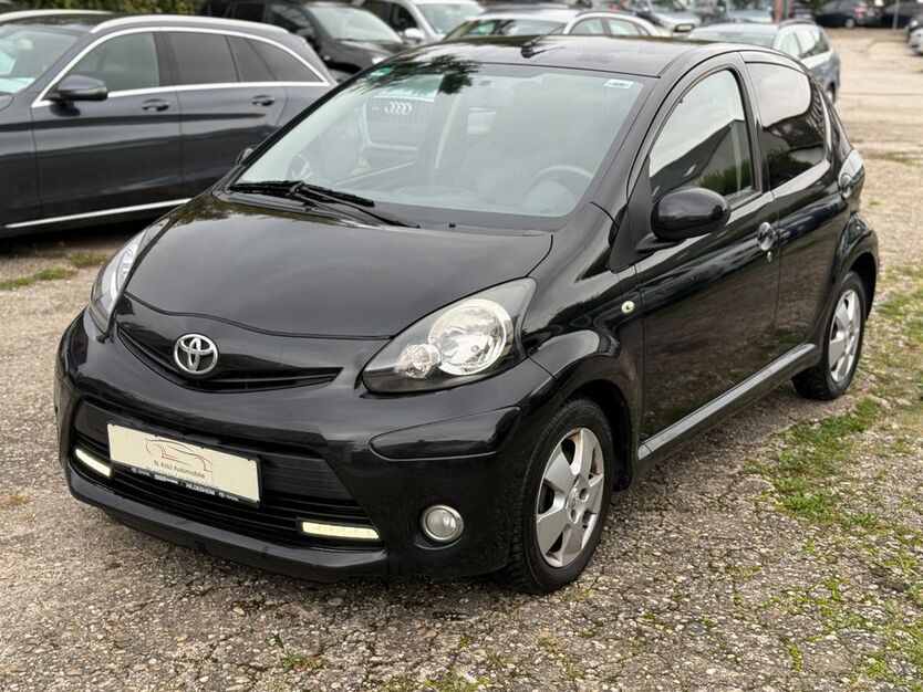 Toyota Aygo (X) 123.000 km 4.599 € Frankfurt am Main 60386