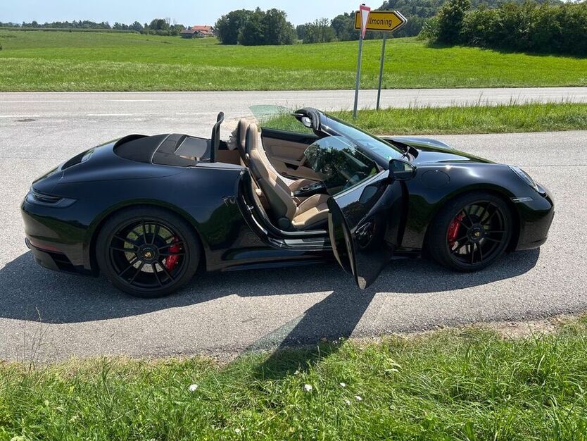 992