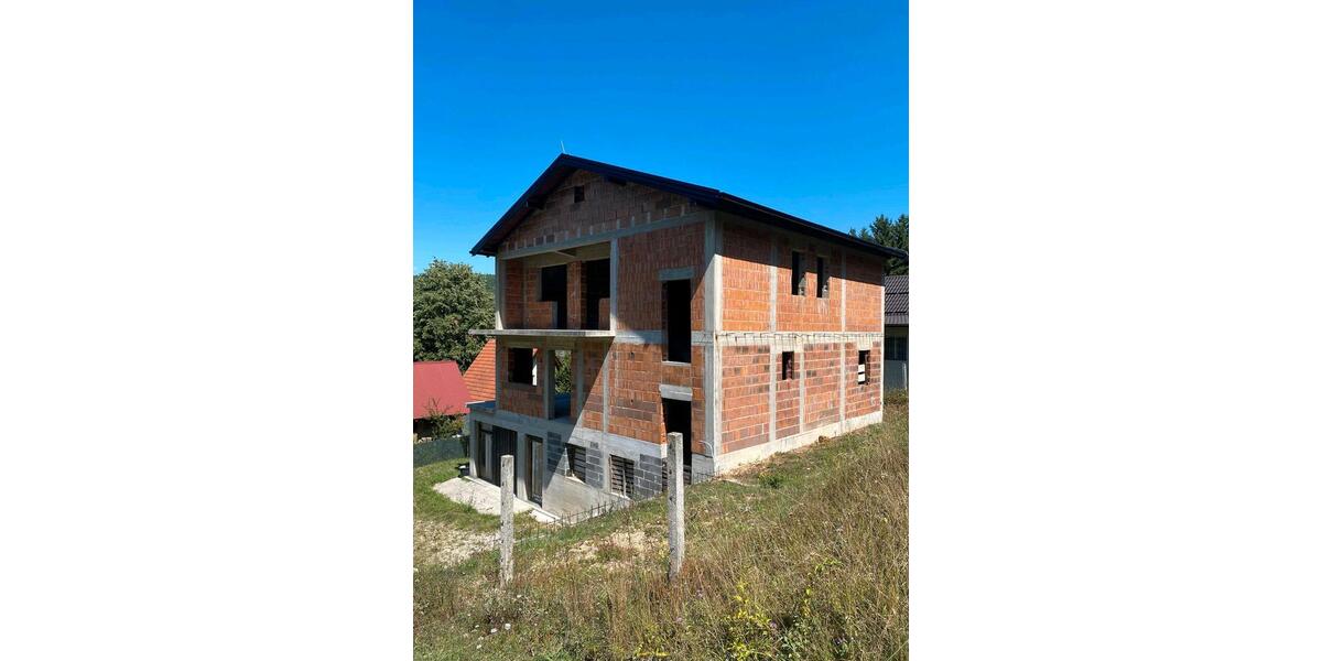 Einfamilienhaus Berngau - 8 Zimmer, 270 m&sup2;, 135.000&euro; | Angebot:24855374