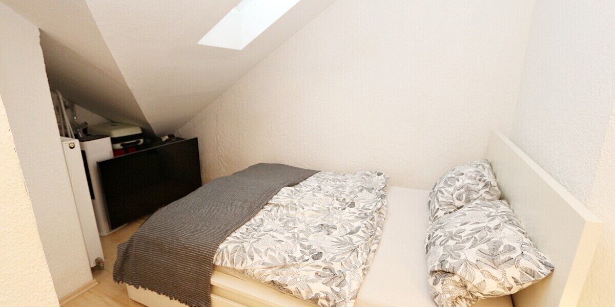 !! BEZUGSFREI !! Oben ist es am schönsten * möblierte 1,5-Zimmer-Wohnung im Dachgeschoss * TRUDERING - Dachgeschoßwohnung München Trudering-Riem | Angebot:24832250