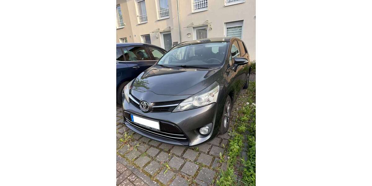 Toyota Verso 147.000 km 9.990 &euro; Hanau, Brüder-Grimm-Stadt 63452