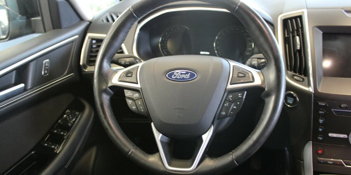 Ford S-Max 2.0 EcoBlue Aut. TITANUM 99.970 km 21.980 &euro; Euskirchen 53881