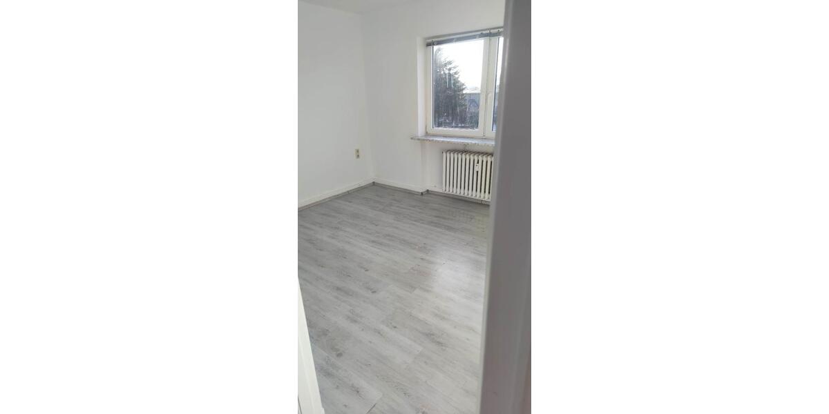 Etagenwohnung Stockelsdorf - 4.5 Zimmer, 95 m&sup2;, 950&euro; | Angebot:25419604