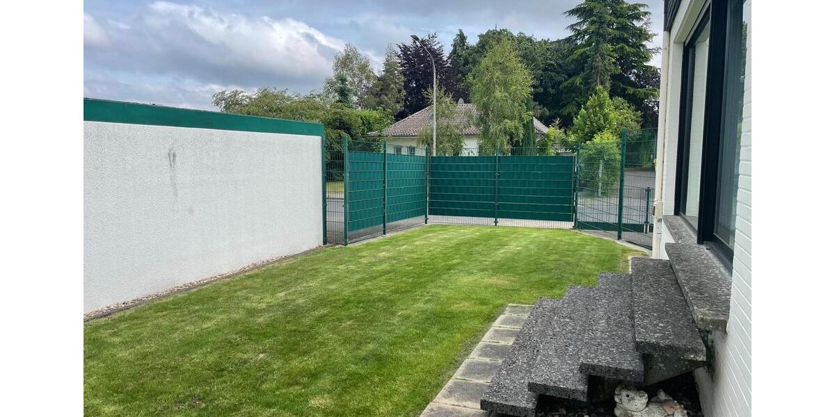 Erdgeschoßwohnung Viersen Hülsdonk - 6 Zimmer, 200 m&sup2;, 2.500&euro; | Angebot:26670858