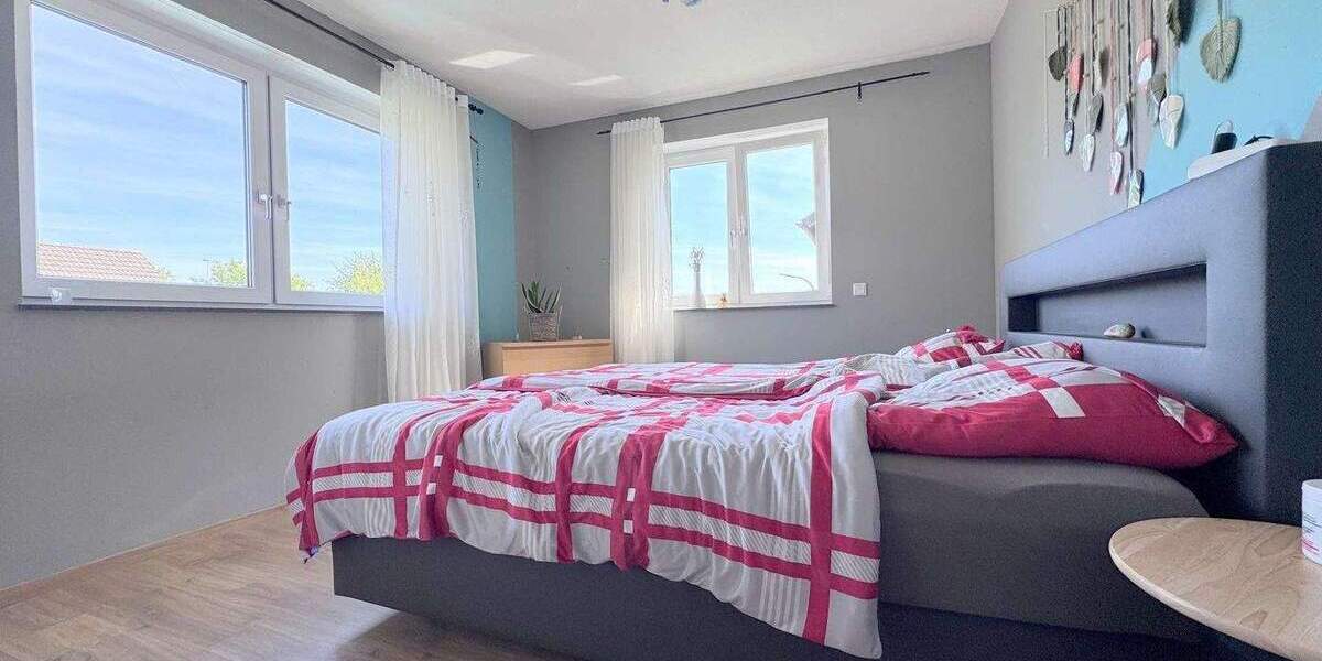 Etagenwohnung Bonn Geislar - 5 Zimmer, 165 m&sup2;, 599.000&euro; | Angebot:25739552