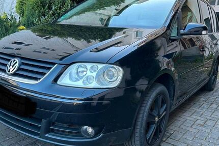 VW Touran 209.000 km 3.200 &euro; Gera 07548
