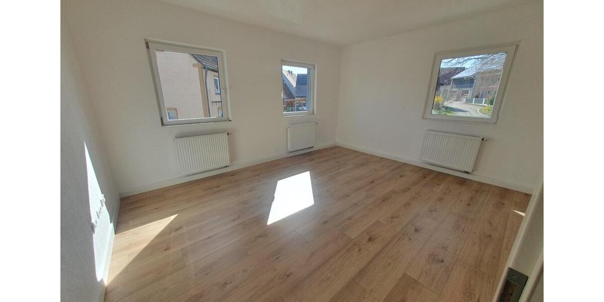 Einfamilienhaus Abenberg - 7 Zimmer, 194 m&sup2;, 325.000&euro; | Angebot:26049161