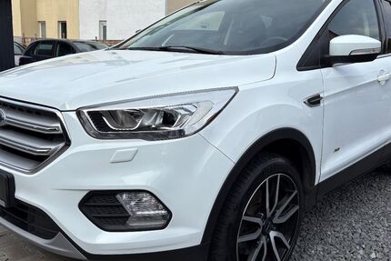 Ford Kuga 82.000 km 9.490 &euro; Eisenach 99817