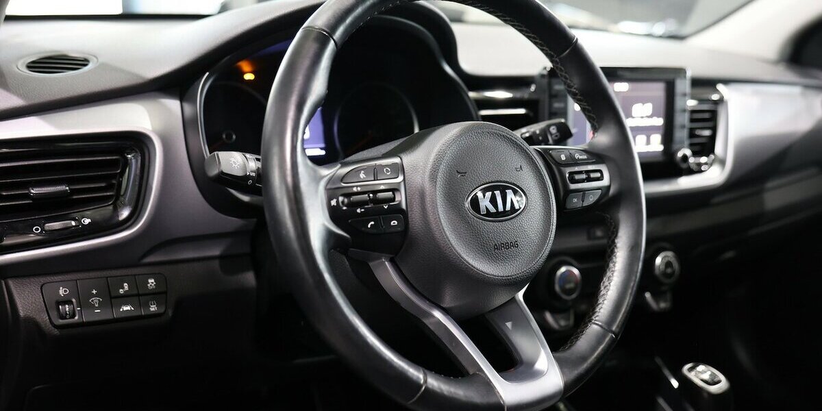 Kia Stonic 1.0 T-GDI PLATIUM-EDITION / SCHIEBEDACH / 62.000 km 14.444 &euro; Hamm 59077
