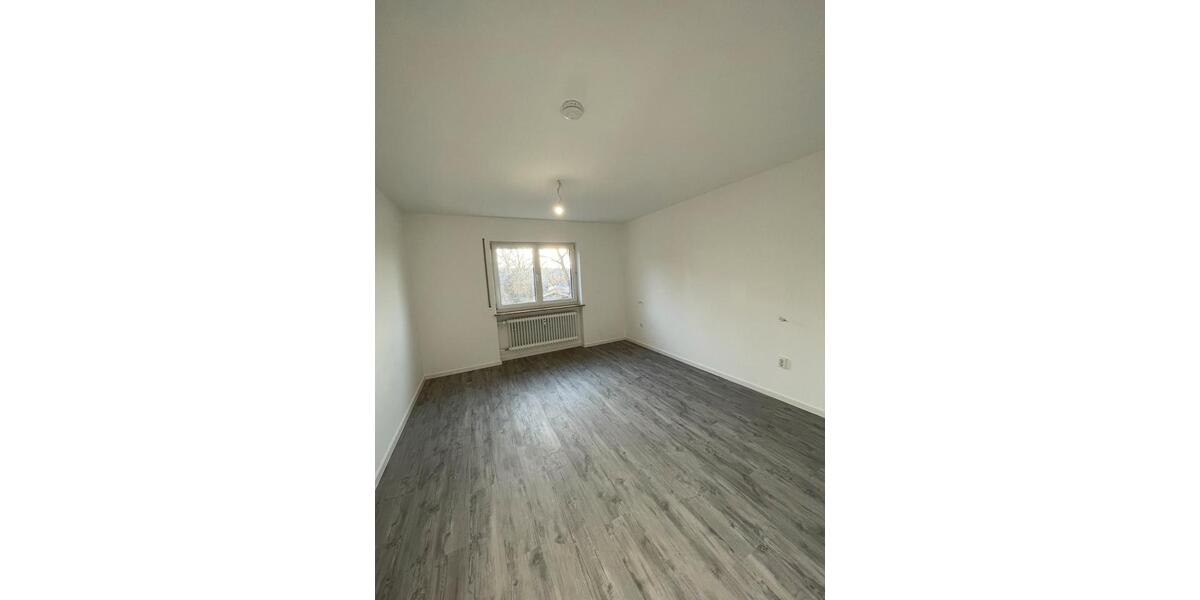 Etagenwohnung Cadolzburg - 3 Zimmer, 72 m&sup2;, 995&euro; | Angebot:26232090