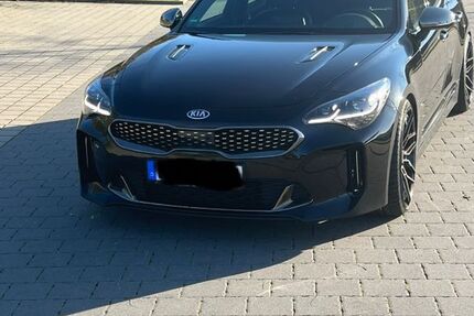 Kia Stinger 142.000 km 28.100 &euro; Heist 25492