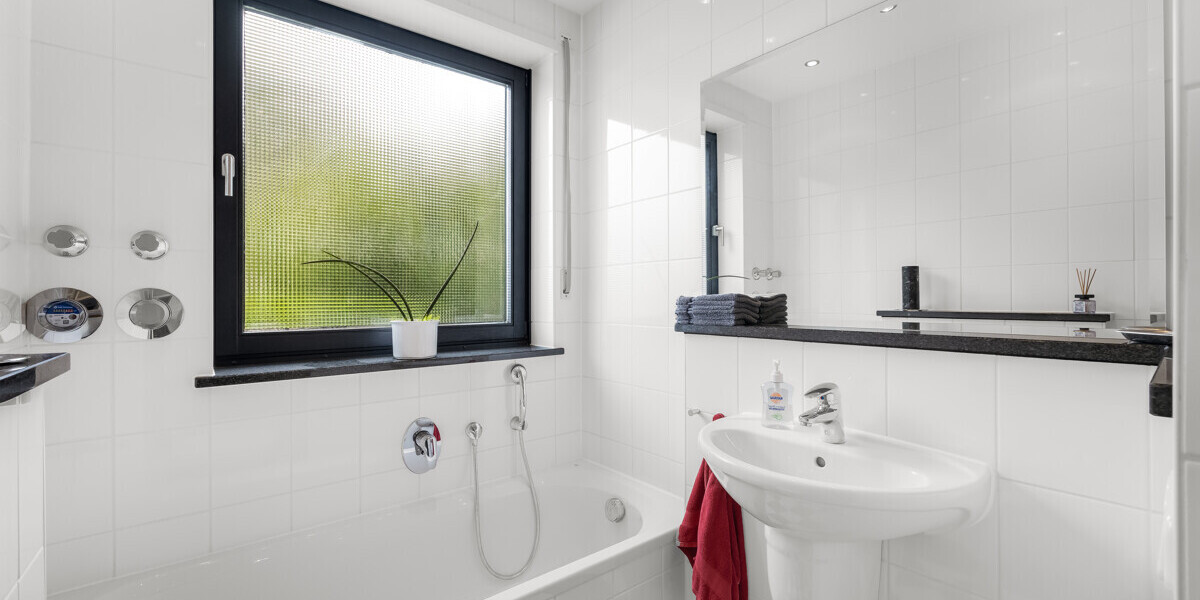 Repräsentatives Mehrgenerationenhaus auf ca. 851 m² Grundstück - Mehrfamilienhaus, Wohnhaus Otterfing | Angebot:27016904