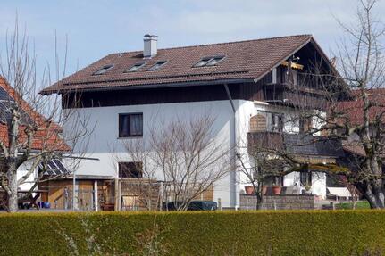 Von privat 2-Zimmer-DG-Wohnung in Bruckmühl mit Bergblick