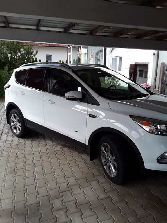 Ford Kuga 38.000 km 16.900 € Halfing 83128