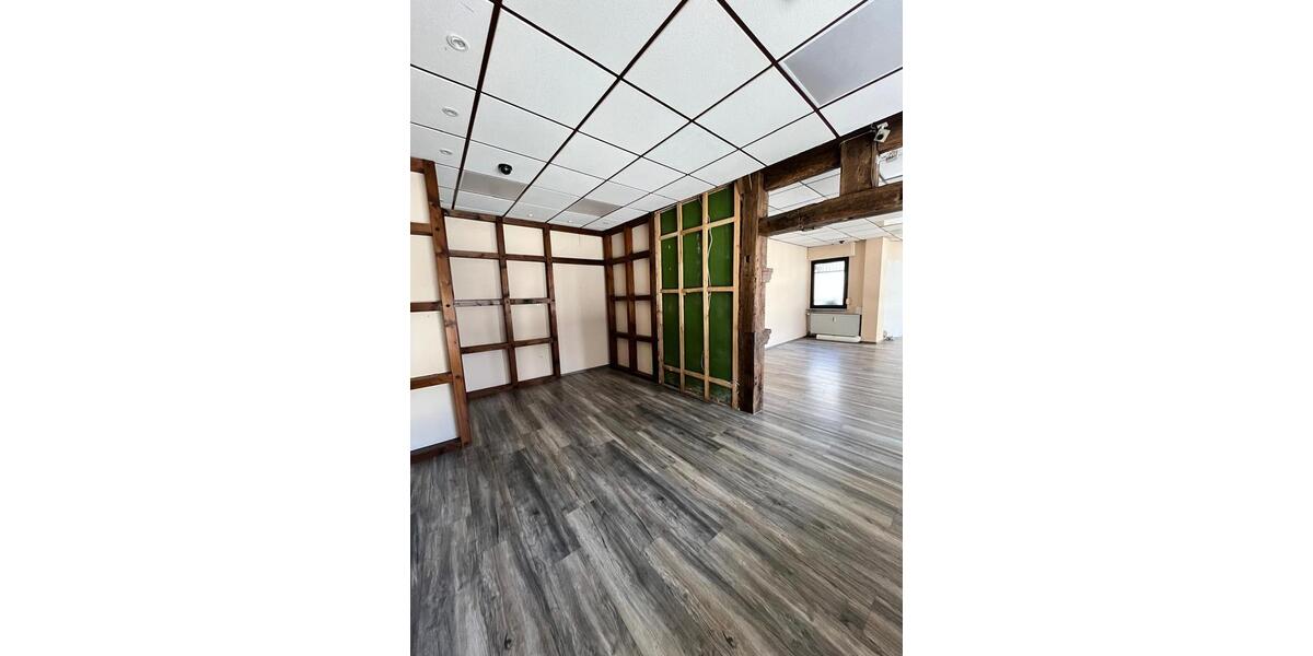 Ladenlokal in 33129 Delbrück 110 m² + 2 Nebenr. zur Vermietung zimmer