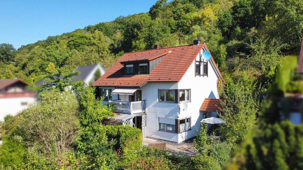 Einfamilienhaus Gemünden am Main Gemünden - 7 Zimmer, 179 m&sup2;, 300.000&euro; | Angebot:25996999
