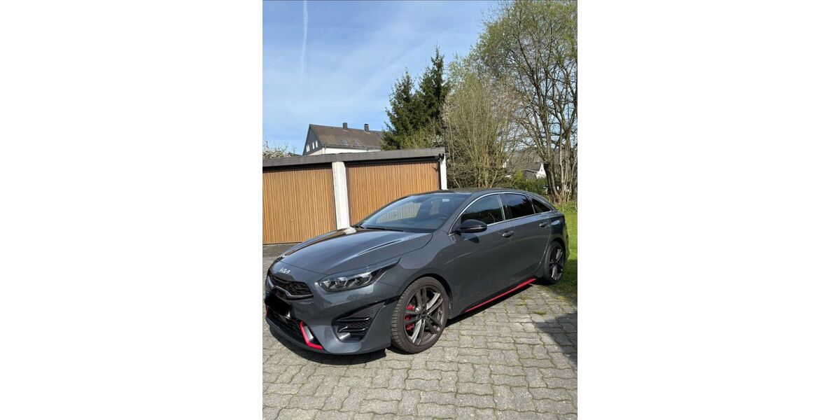 Kia pro ceed / ProCeed 64.000 km 23.450 &euro; Bergneustadt 51702