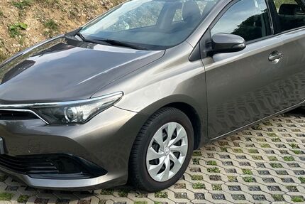 Toyota Auris 41.000 km 12.990 &euro; Westerburg 56457