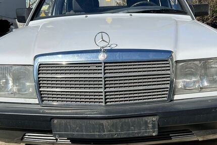 Mercedes-Benz 190 185.254 km 6.750 &euro; Spaichingen 78549