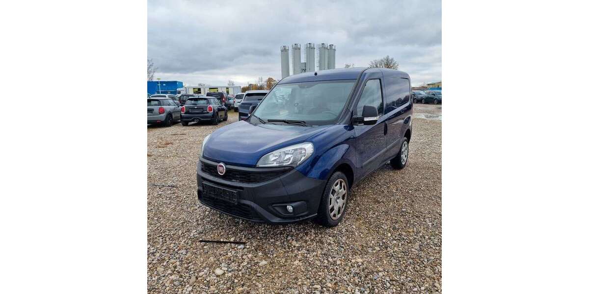 Fiat Doblo 22.961 km 12.990 &euro; München 81827