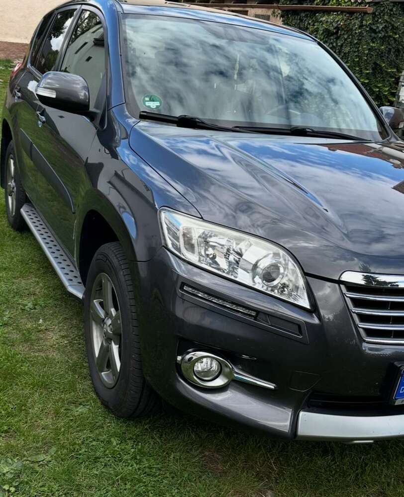 RAV 4