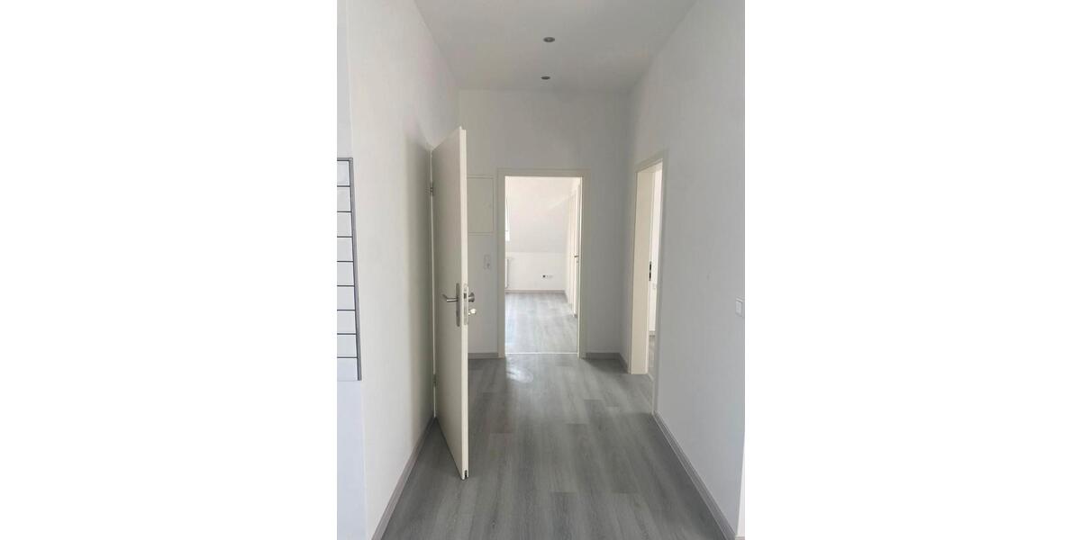 Dachgeschoßwohnung Ennepetal - 6 Zimmer, 130 m&sup2;, 1.200&euro; | Angebot:26409019