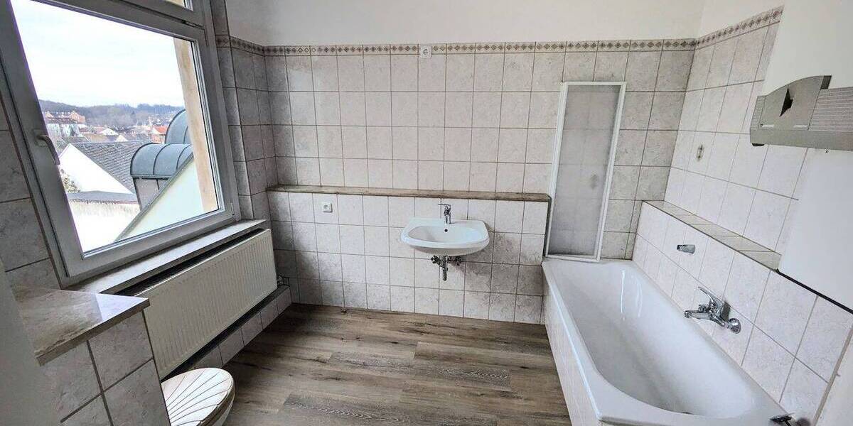 Etagenwohnung Meerane - 3 Zimmer, 85 m&sup2;, 400&euro; | Angebot:26788079