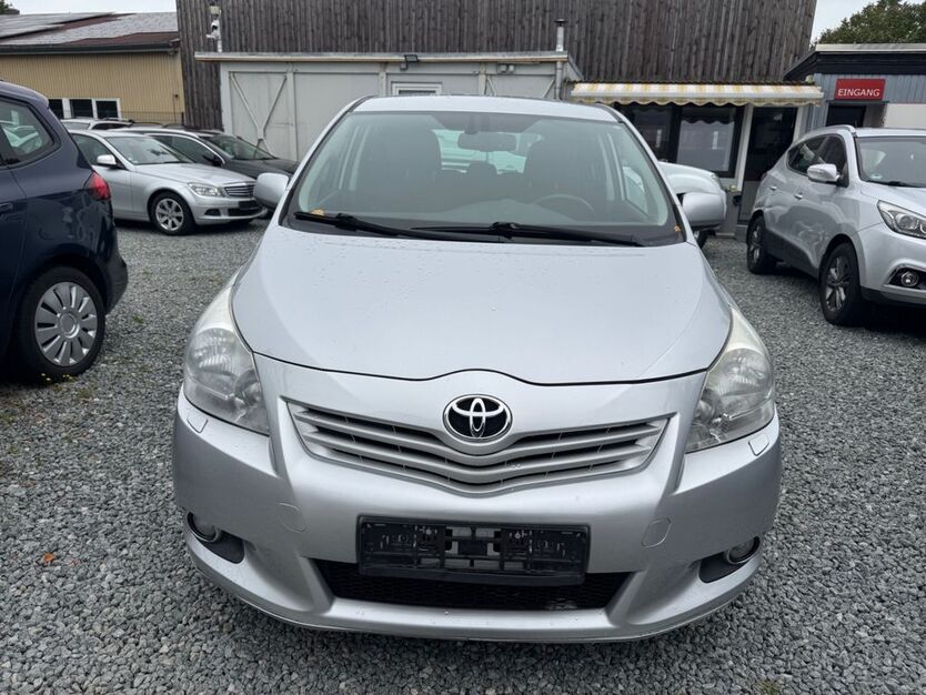 Toyota Verso 243.000 km 3.399 € Stockelsdorf 23617