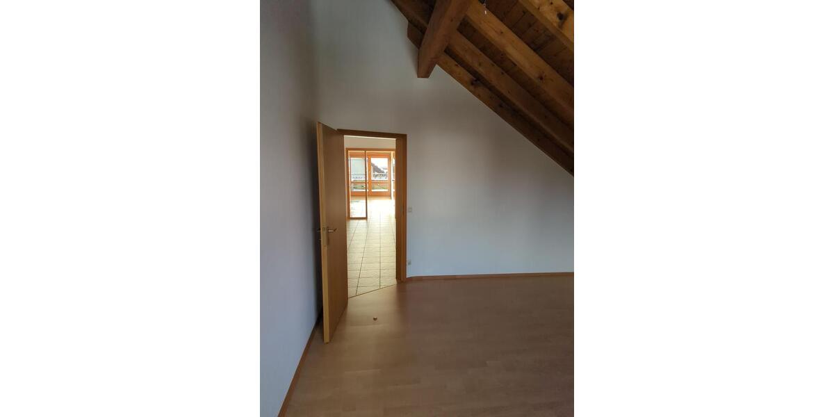 Dachgeschoßwohnung Karlsbad - 4 Zimmer, 1.250&euro; | Angebot:22982345