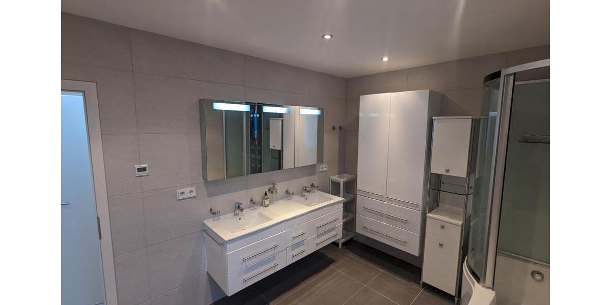 Einfamilienhaus Dreieich - 9 Zimmer, 300 m&sup2;, 4.390&euro; | Angebot:26336525