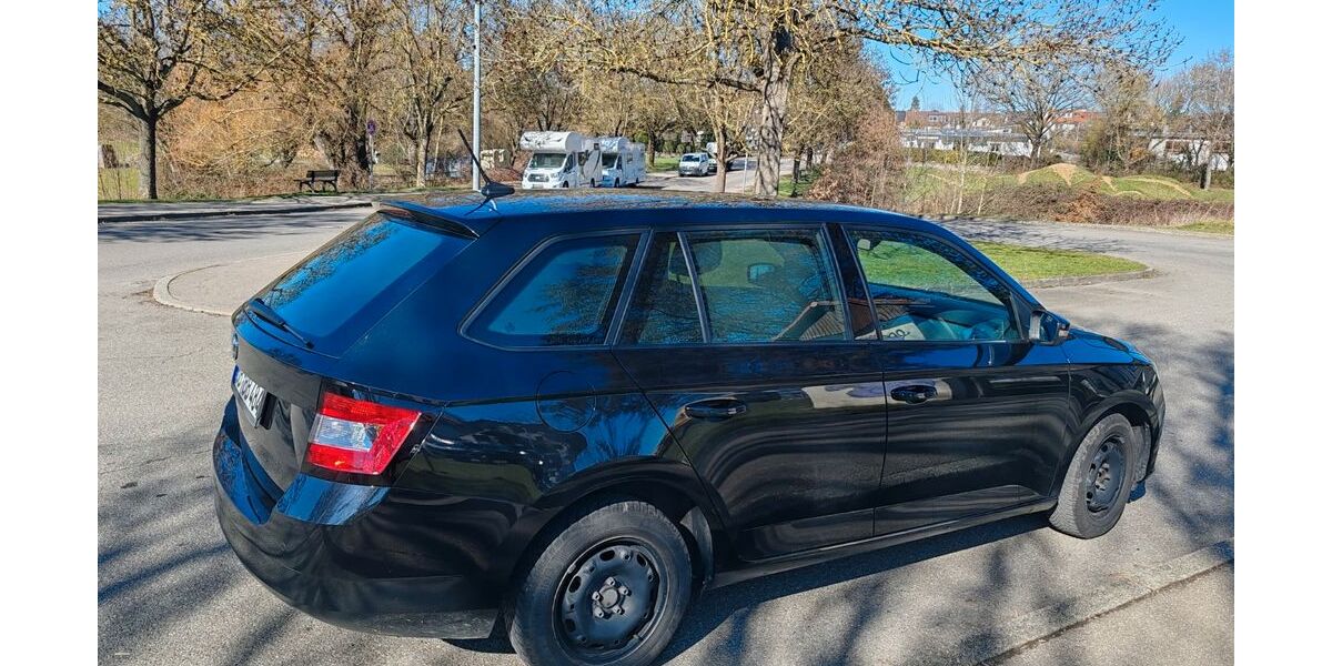 Skoda Fabia 144.000 km 9.099 &euro; Altdorf 71155