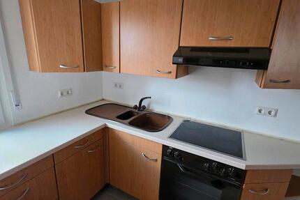 Frisch renovierte 3-Zimmer-Wohnung mit Balkon, Garten und Keller zimmer