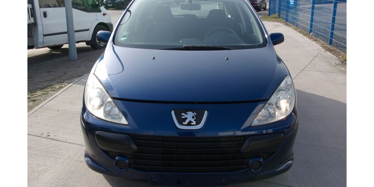 Peugeot 307 150.000 km 2.450 &euro; Bottrop 46242