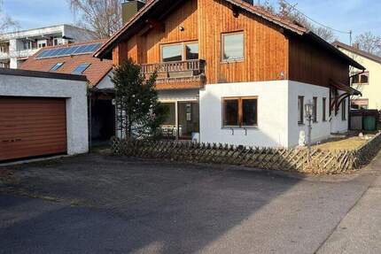 Neues Jahr - neues Zuhause: gepflegtes Einfamilienhaus mit Sanierungspotential und Konzept 6 zimmer