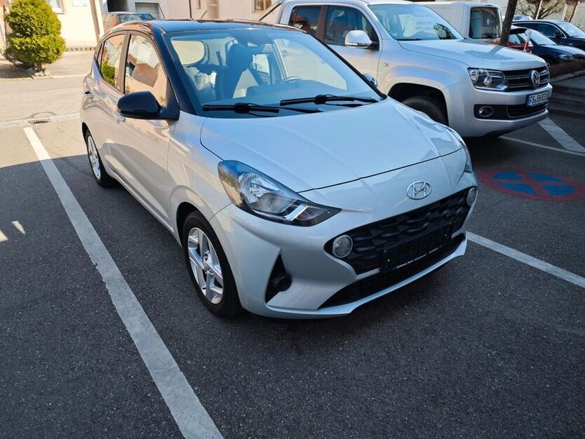 i10