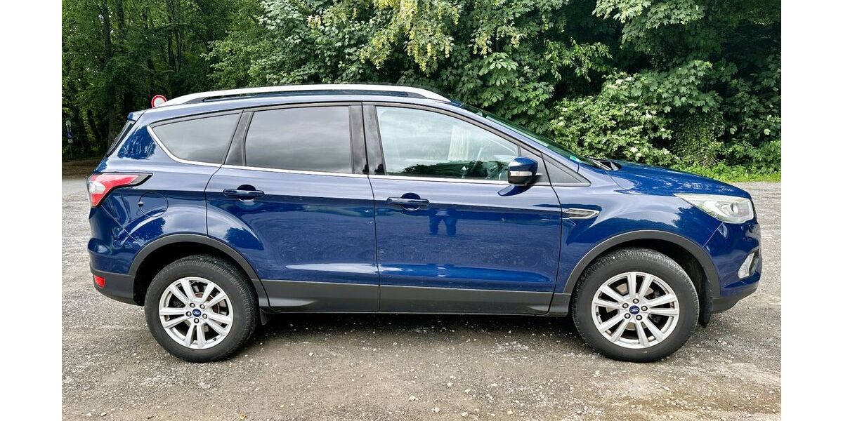 Ford Kuga 63.000 km 10.900 &euro; Kreuzau 52372