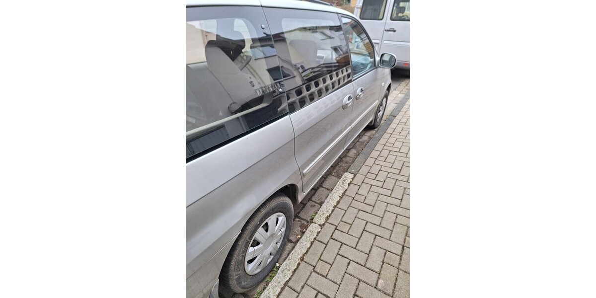 Kia Carnival 235.000 km 2.500 € Dassel 37586