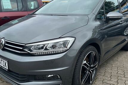 VW Touran 154.643 km 16.990 € Tielen 24803