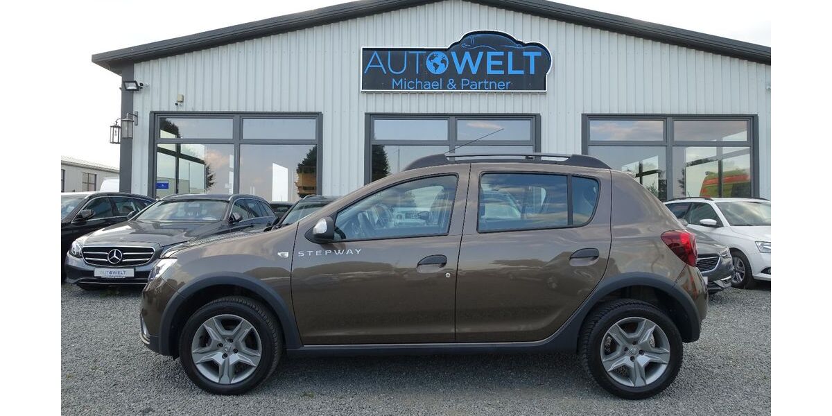 Dacia Sandero 90.154 km 8.990 &euro; Beckdorf 21643