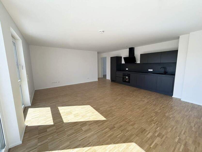 Moderner Wohnkomfort - viel Platz + Freiraum! 5 Zimmer + Süd-Balkon, Einbauküche, 2 Bäder, Aufzug 5 zimmer