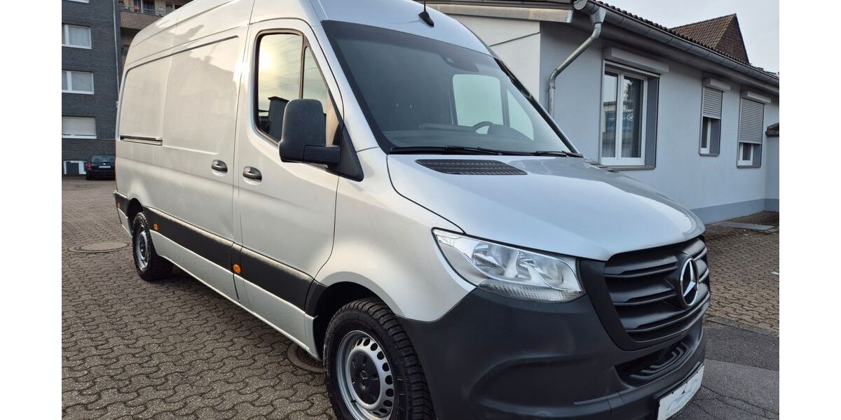 Mercedes-Benz Sprinter 182.000 km 26.900 &euro; Düsseldorf 40591