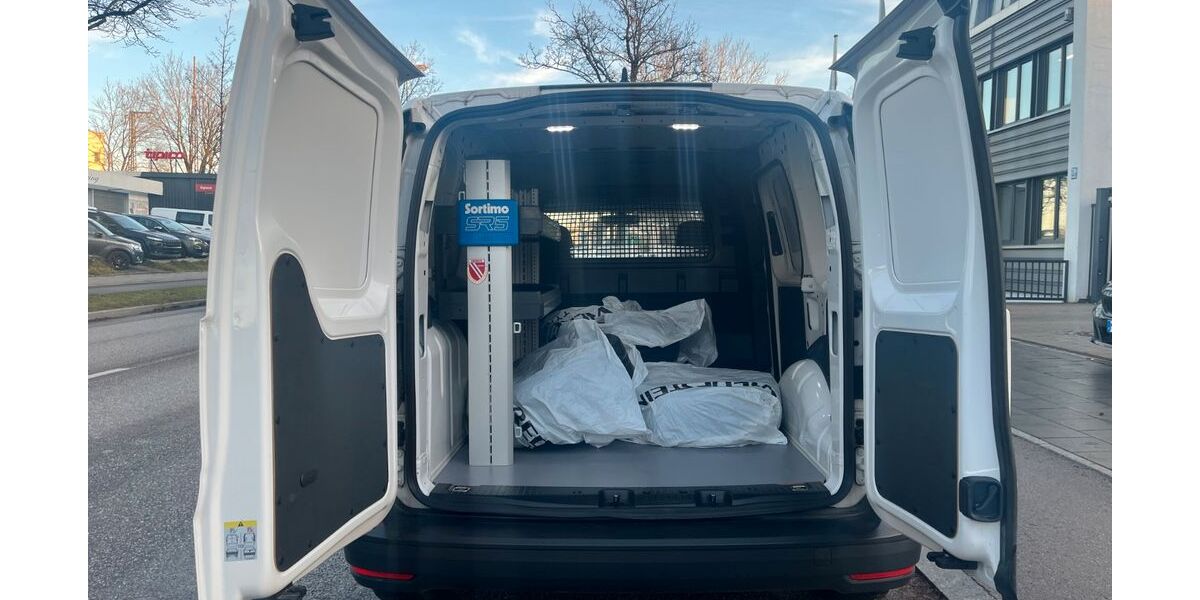 VW Caddy 119.880 km 15.890 &euro; München 81825